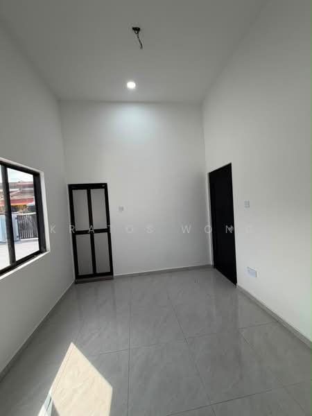 Rumah Teres 1-Tingkat untuk Dijual di Taman Suria (Johor Bahru) - Kratos Wong - PropertyGuru.com.my