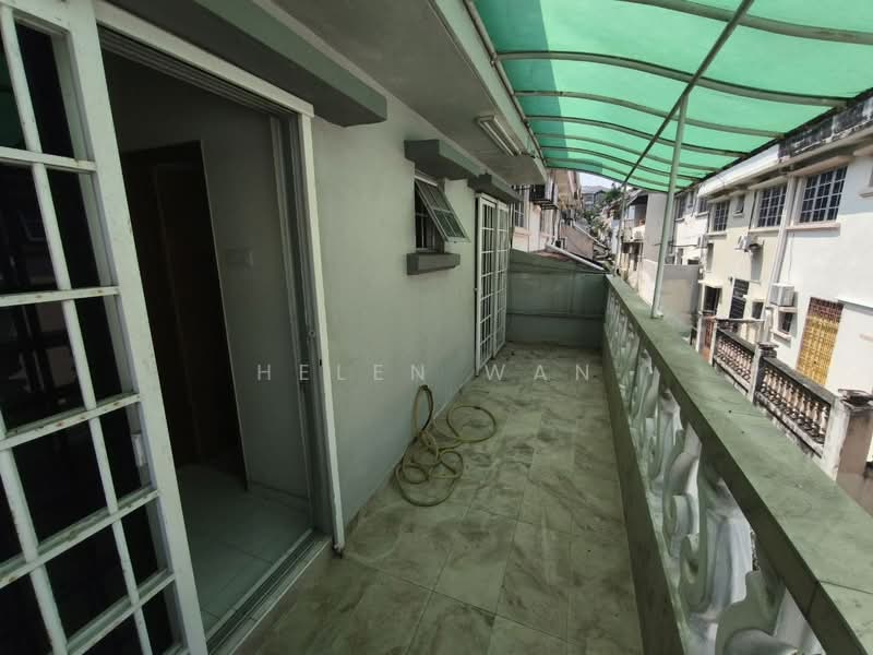 Terraced House for Sale in Bukit Rahman Putra (Sungai Buloh) - Helen Wan - Balcony - PropertyGuru.com.my