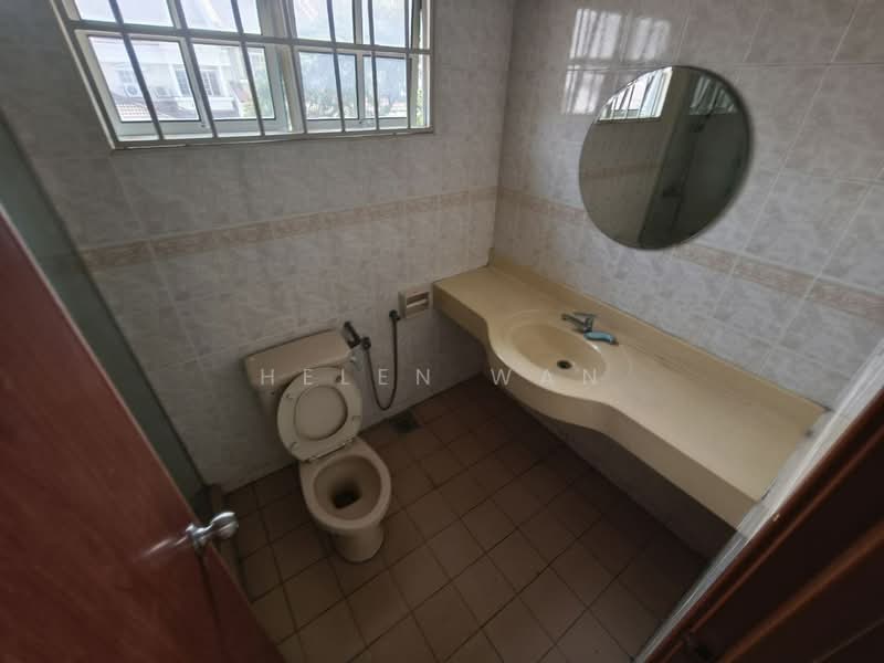 Terraced House for Sale in Bukit Rahman Putra (Sungai Buloh) - Helen Wan - Bathroom - PropertyGuru.com.my