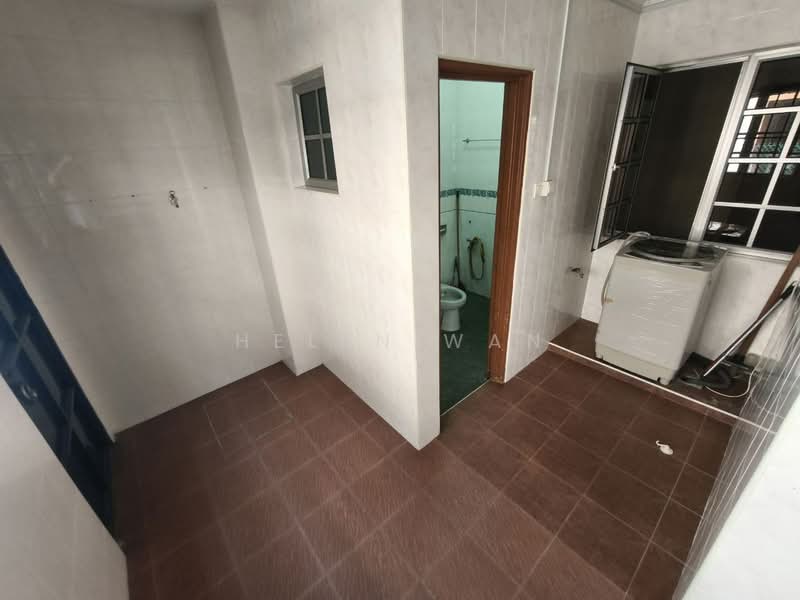 Terraced House for Sale in Bukit Rahman Putra (Sungai Buloh) - Helen Wan - Bathroom - PropertyGuru.com.my