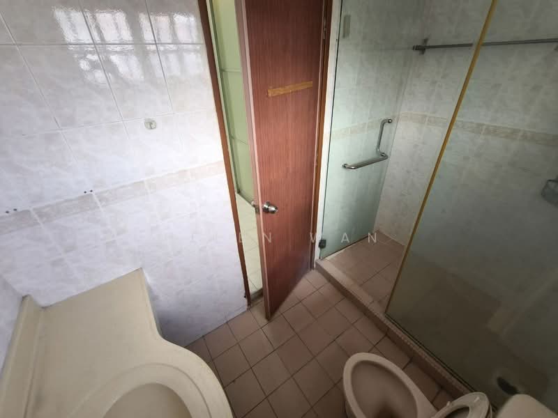 Terraced House for Sale in Bukit Rahman Putra (Sungai Buloh) - Helen Wan - Bathroom - PropertyGuru.com.my
