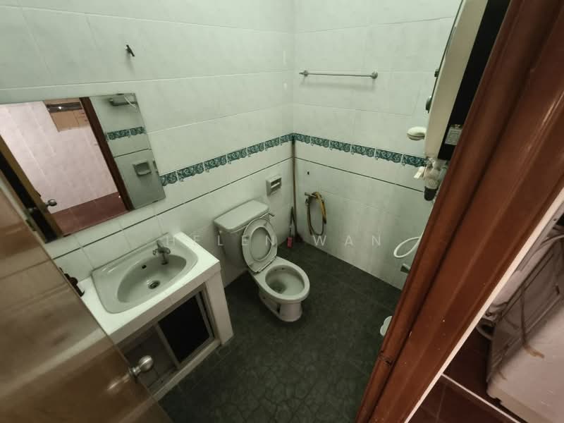 Terraced House for Sale in Bukit Rahman Putra (Sungai Buloh) - Helen Wan - Bathroom - PropertyGuru.com.my