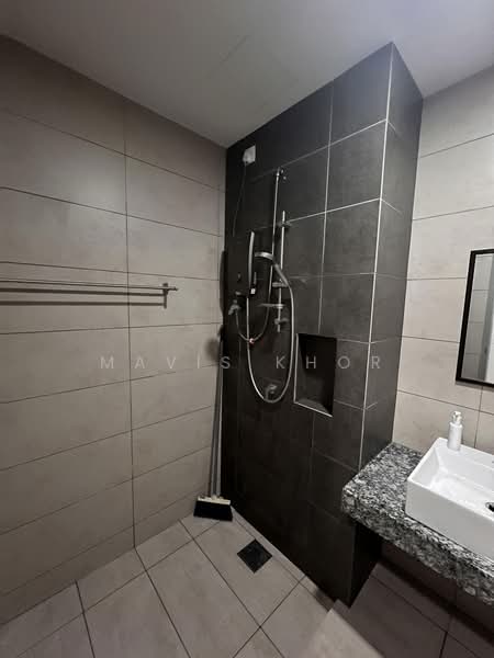 Servis Apartment untuk Dijual di Luminari - Mavis Khor - Bathroom - PropertyGuru.com.my