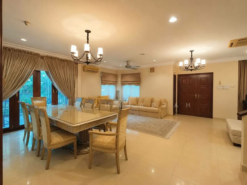 Rumah Kluster untuk Dijual di Seksyen 13 (Shah Alam) - Nor Khafadzah - Dining Room - PropertyGuru.com.my