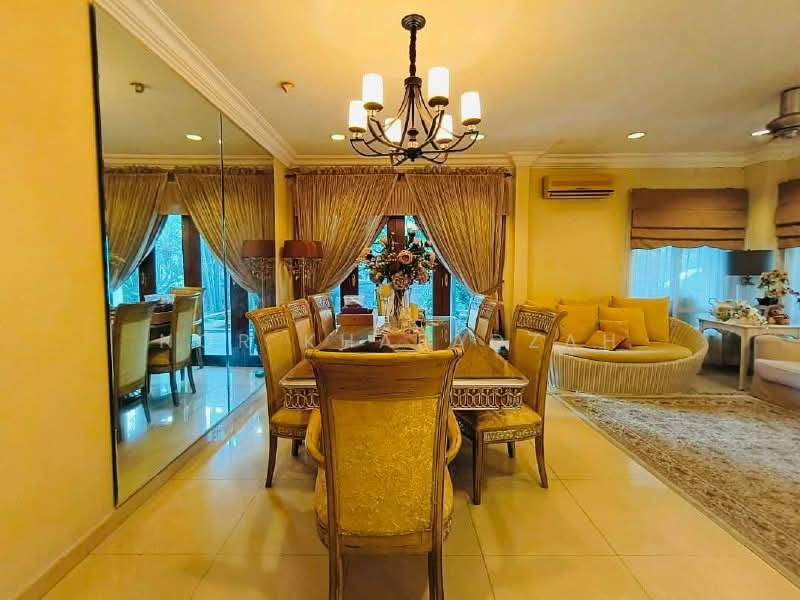 Rumah Kluster untuk Dijual di Seksyen 13 (Shah Alam) - Nor Khafadzah - Dining Room - PropertyGuru.com.my