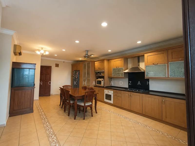 Rumah Kluster untuk Dijual di Seksyen 13 (Shah Alam) - Nor Khafadzah - Kitchen - PropertyGuru.com.my