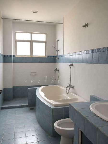 Rumah Kluster untuk Dijual di Seksyen 13 (Shah Alam) - Nor Khafadzah - Bathroom - PropertyGuru.com.my