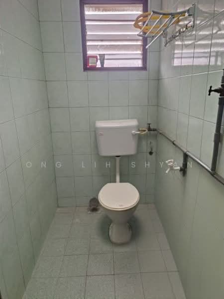 2-storey Terraced House for Sale in Bandar Selesa Jaya (Skudai) - Ong Lih Shyan - Bathroom - PropertyGuru.com.my