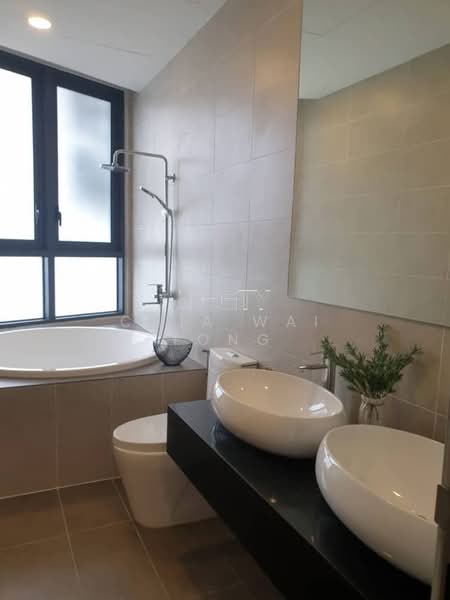 Servis Apartment untuk Dijual di KL Gateway Premium Residences - Chia Wai Yong - Bathroom - PropertyGuru.com.my