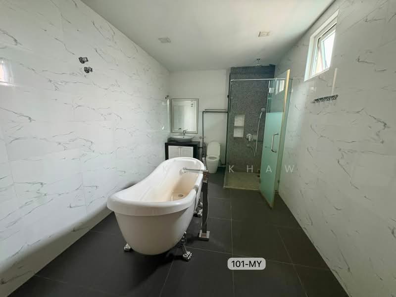 Rumah Banglo untuk Dijual di Taman Sri Istana (Klang) - Hao Kai Khaw - Bathroom - PropertyGuru.com.my