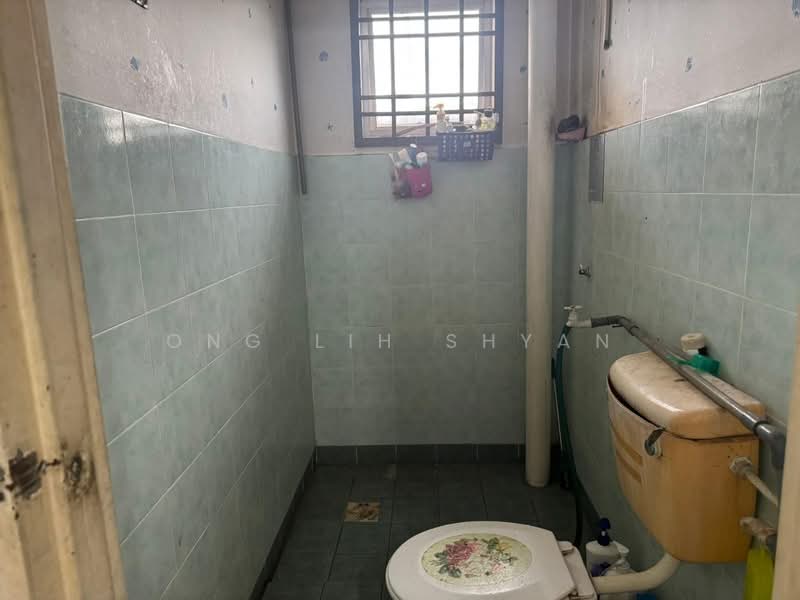 Rumah Teres 2 Tingkat untuk Dijual di Taman Cahaya Masai (Pasir Gudang) - Ong Lih Shyan - Bathroom - PropertyGuru.com.my