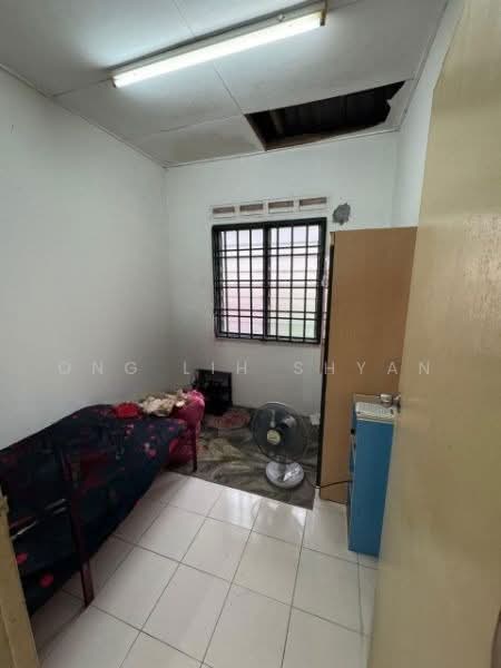 Rumah Teres 2 Tingkat untuk Dijual di Taman Cahaya Masai (Pasir Gudang) - Ong Lih Shyan - Bedroom - PropertyGuru.com.my