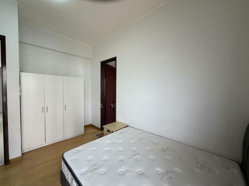 Pangsapuri untuk Dijual di Royal Strand @ Country Garden Danga Bay - May Lee - Bedroom - PropertyGuru.com.my