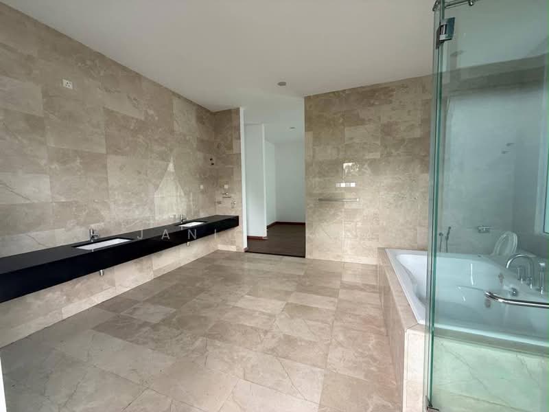 Bungalow for Sale in Straits View (Johor Bahru) - Janice Khoo - Bathroom - PropertyGuru.com.my