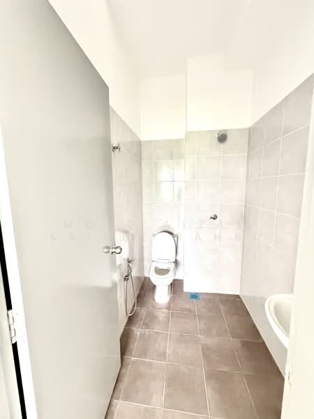 Rumah Teres 1 Tingkat untuk Dijual di Sepang (Selangor) - Mohd Aizat Saiful Bahri - Bathroom - PropertyGuru.com.my