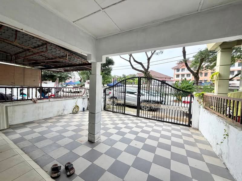2-storey Terraced House for Sale in Saujana Utama (Selangor) - Mahafiz . - Exterior - PropertyGuru.com.my