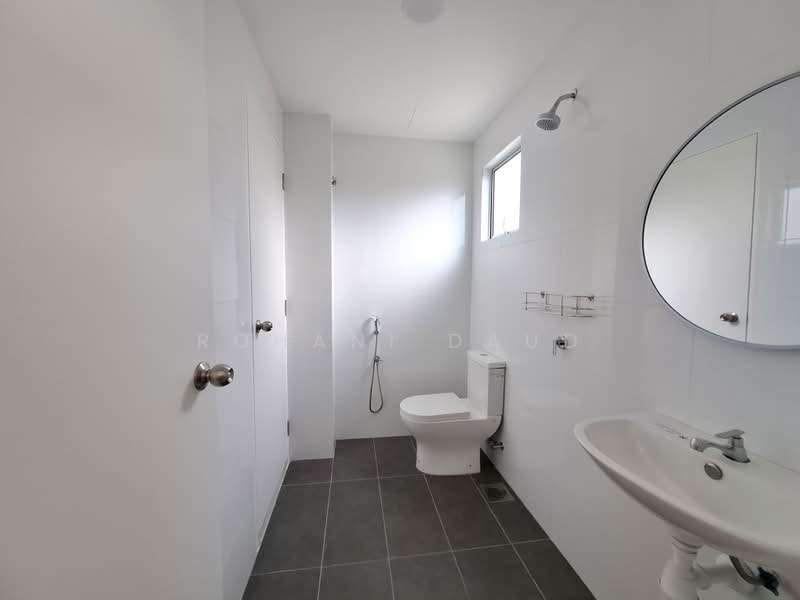 2-storey Terraced House for Sale in Kuala Kubu Bharu (Selangor) - Rohani Daud - Bathroom - PropertyGuru.com.my