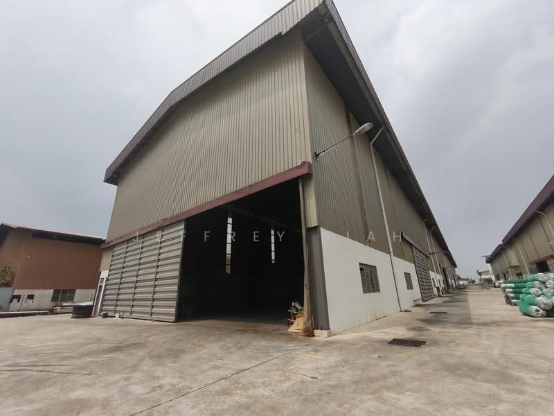 Warehouse for Rent in Kampung Baru Subang (Sungai Buloh) - Jeffrey Siah - Exterior - PropertyGuru.com.my