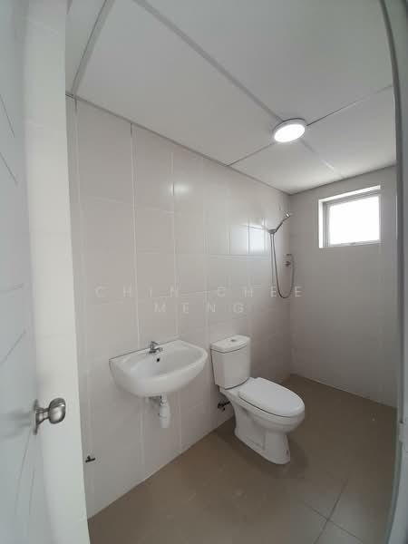 Servis Apartment untuk Disewa di Axis Crown - Chin Chee Meng - Bathroom - PropertyGuru.com.my