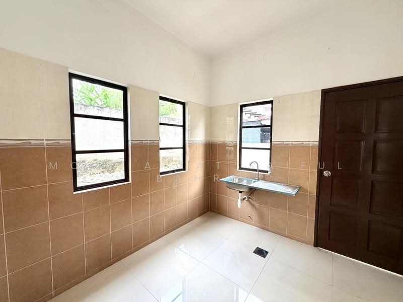 Rumah Banglo untuk Dijual di Kajang (Selangor) - Mohd Aizat Saiful Bahri - Kitchen - PropertyGuru.com.my