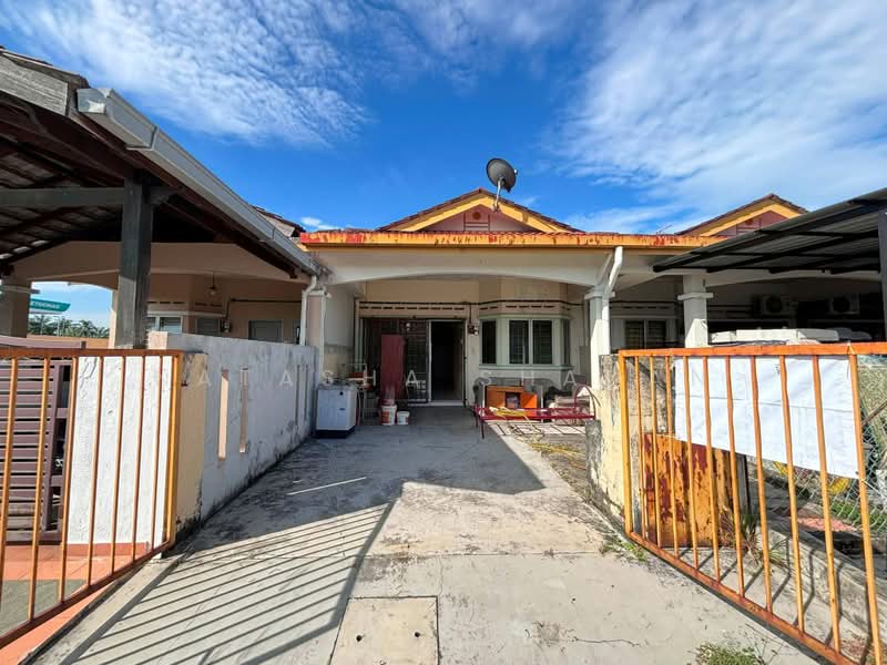 Rumah Teres 1 Tingkat untuk Dijual di Banting (Selangor) - Natasha Shadan - Exterior - PropertyGuru.com.my