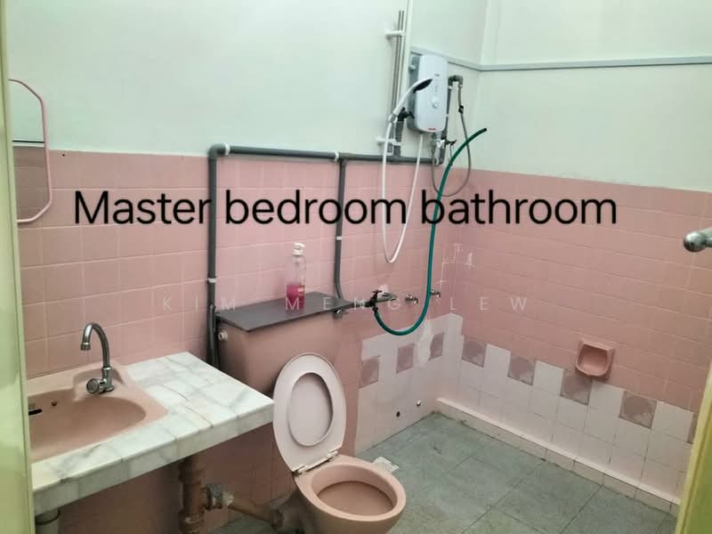 Semi-Detached House for Sale in Jalan Ipoh (Kuala Lumpur) - Kim Meng Lew - Bathroom - PropertyGuru.com.my