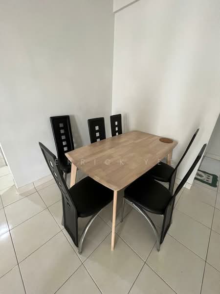 Pangsapuri untuk Disewa di Residensi Rumpun Bahagia (Residensi Melaka Tengah 1) - Derrick Yee - Dining Room - PropertyGuru.com.my