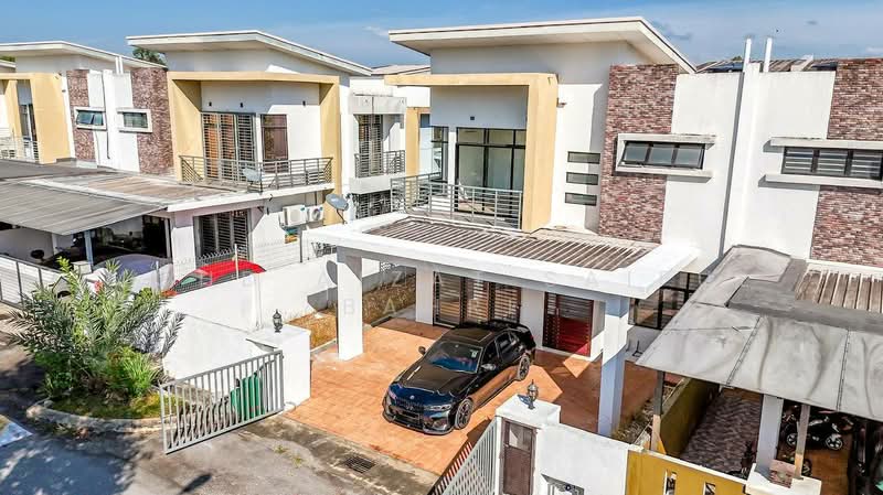 Semi-Detached House for Sale in Semenyih (Selangor) - Mohd Aizat Saiful Bahri - Exterior - PropertyGuru.com.my