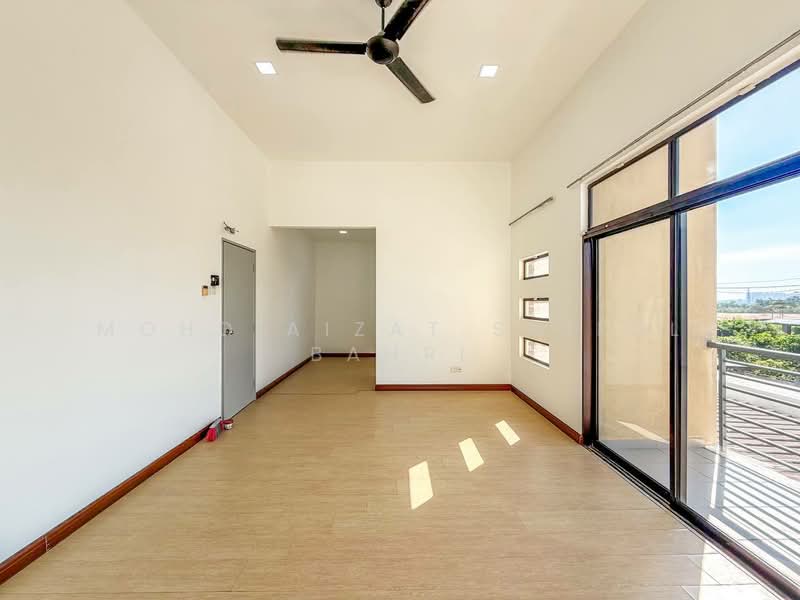 Semi-Detached House for Sale in Semenyih (Selangor) - Mohd Aizat Saiful Bahri - Living Room - PropertyGuru.com.my