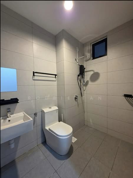 Servis Apartment untuk Disewa di Meldrum Heights (Residensi Meldrum) - Robbie Tan - Bathroom - PropertyGuru.com.my