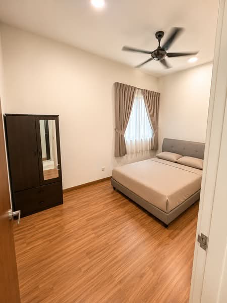 Kondominium untuk Disewa di KM1 West - Jeffrey Lim - Bedroom - PropertyGuru.com.my
