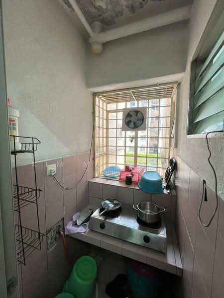 Kondominium untuk Dijual di Indah Condominium - Kim Meng Lew - Kitchen - PropertyGuru.com.my