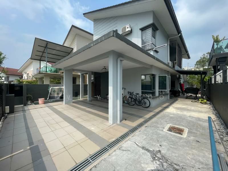 Semi-Detached House for Sale in Bandar Seri Coalfields (Sungai Buloh) - Evelyn Khoo - Car Porch - PropertyGuru.com.my