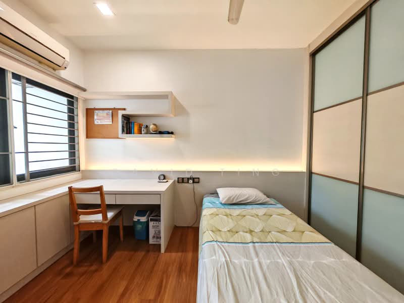 3-storey Terraced House for Sale in Lake Fields (Sungai Besi) - David Ting - Bedroom - PropertyGuru.com.my