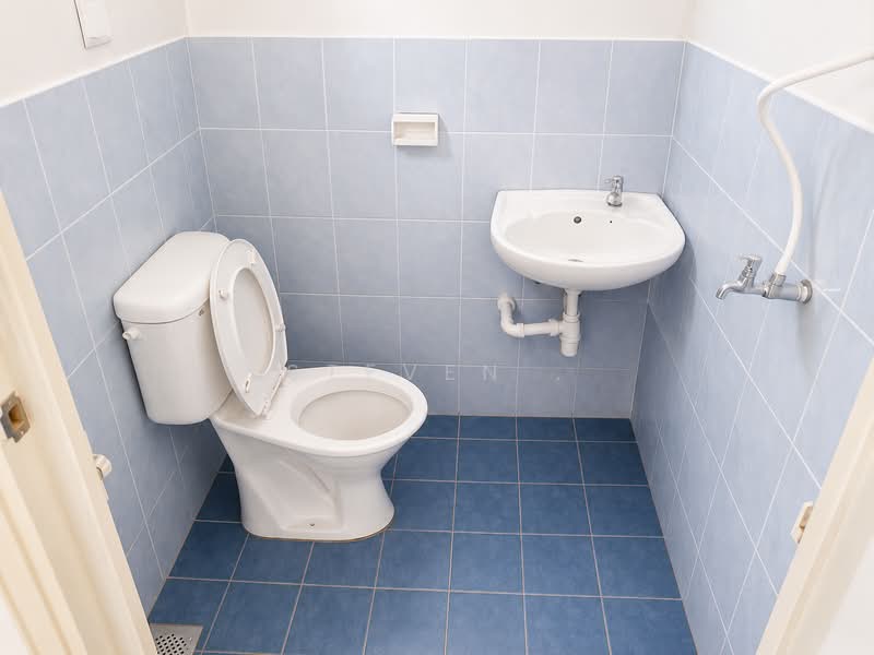 Apartment for Rent at Permai Lake View Apartment - Steven . - Bathroom - PropertyGuru.com.my