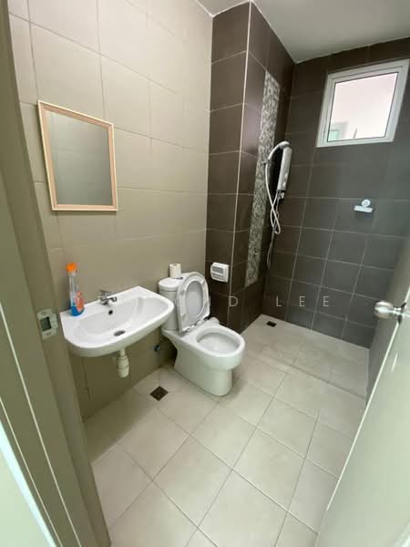 Condominium for Sale at Solaria Residences - Desmond Lee - Bathroom - PropertyGuru.com.my