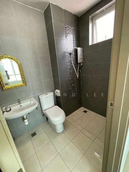 Condominium for Sale at Solaria Residences - Desmond Lee - Bathroom - PropertyGuru.com.my