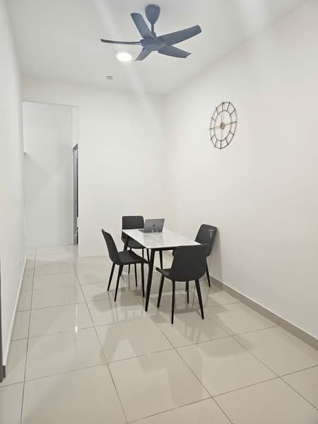 Pangsapuri untuk Disewa di D7 (D'Seven Lagoon Perdana) - Jasminn Tan - Dining Room - PropertyGuru.com.my