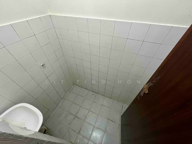 Rumah Flat untuk Dijual di Desa Satu - Lit Ting Hon - Bathroom - PropertyGuru.com.my