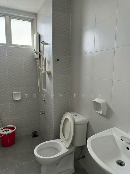Apartment for Rent at Austin Suites (Permata Austin) - Tommy Phua - Bathroom - PropertyGuru.com.my