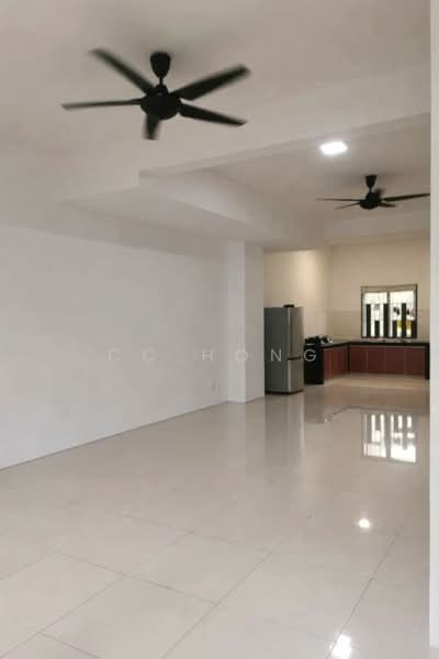 Rumah Teres 2-Tingkat untuk Dijual di Cybersouth (Dengkil) - CC Hong - Living Room - PropertyGuru.com.my