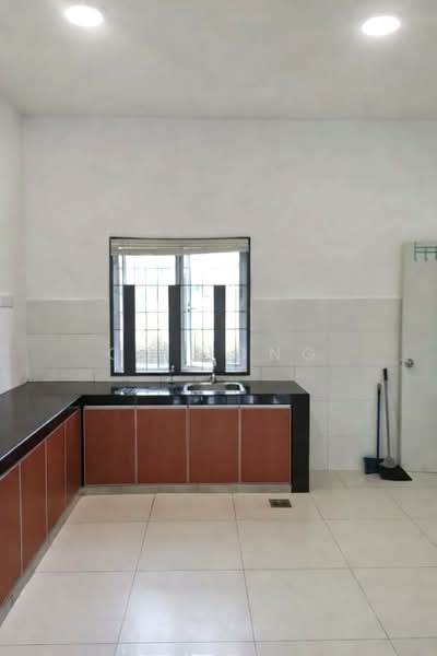 Rumah Teres 2-Tingkat untuk Dijual di Cybersouth (Dengkil) - CC Hong - Kitchen - PropertyGuru.com.my