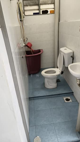 Flat for Rent at Merpati - Helen Wan - Bathroom - PropertyGuru.com.my