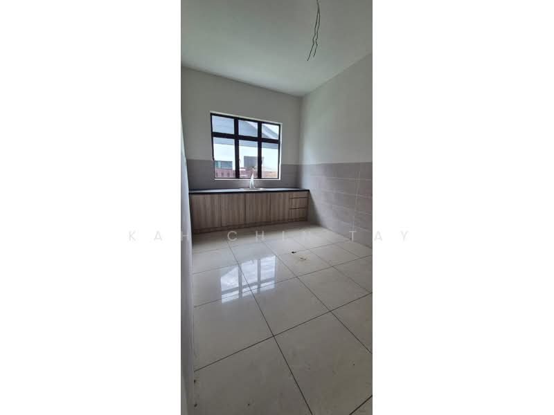 Rumah Berkembar untuk Dijual di Taman Seri Gelam (Tanjong Kling) - Kah Chin Tay - Kitchen - PropertyGuru.com.my