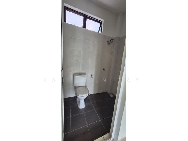 Rumah Berkembar untuk Dijual di Taman Seri Gelam (Tanjong Kling) - Kah Chin Tay - Bathroom - PropertyGuru.com.my