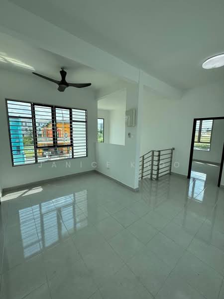 Rumah Banglo untuk Dijual di Kelapa Sawit (Kulai) - Janice Khoo - Living Room - PropertyGuru.com.my