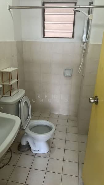 Pangsapuri untuk Disewa di Mandarina Court - Kent Chong - Bathroom - PropertyGuru.com.my