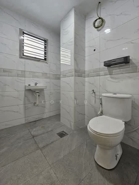 2-storey Terraced House for Sale in Taman Desa Jaya (Johor Bahru) - Kok Hui - Bathroom - PropertyGuru.com.my