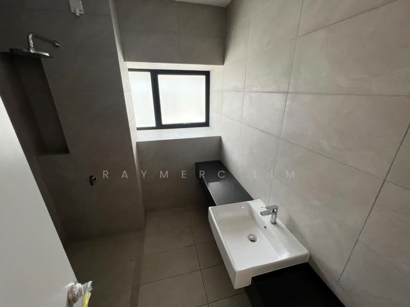 Semi-Detached House for Sale in Kota Emerald (Rawang) - Raymerc Lim - Bathroom - PropertyGuru.com.my