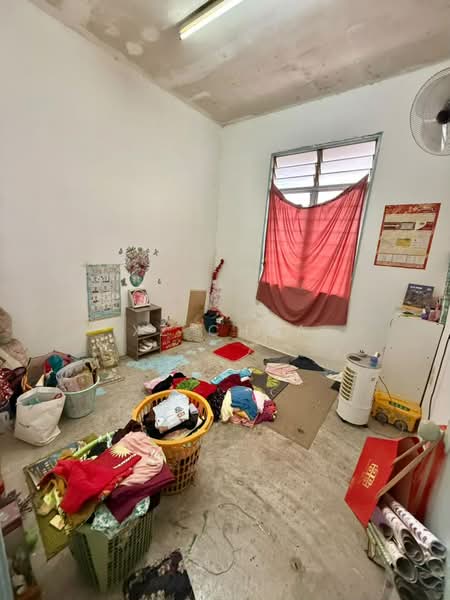 Pangsapuri untuk Dijual di Pangsapuri Seri Baiduri - XZ CHUA - Bedroom - PropertyGuru.com.my